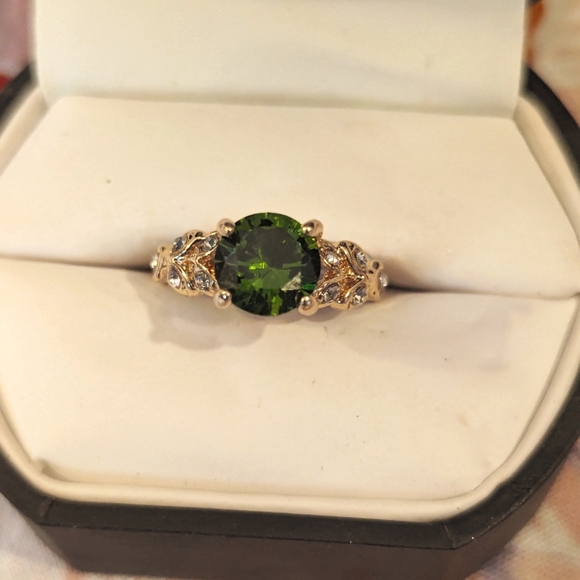 Nwt Emerald & Diamond Ring Size 5 💍 - Picture 5 of 12